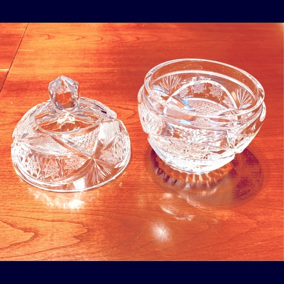Handmade cut-to-clear glass real lead crystal candy bowl with beautiful lid top - Picture 3 of 6